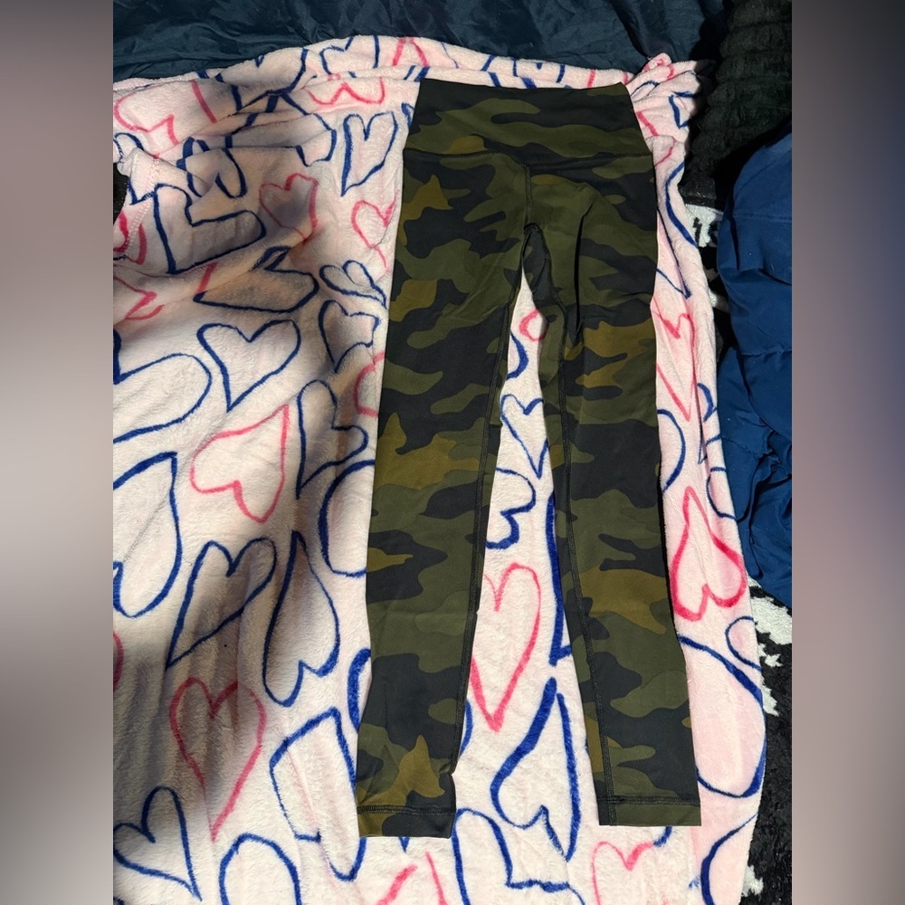 PINK Victoria's Secret Camouflage Leggings